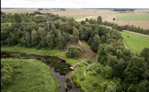 10_ Jurakalnio geologinė atodanga ir atragis (2).jpg